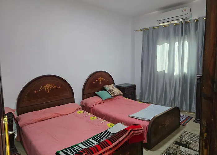شالية مكيف غرفتين,ولفنج ,وحمام كامل, وتراس يرى البحر قرية بلوا لاجون 2 ليله اقل حجز عائلات فقط من فضلك *