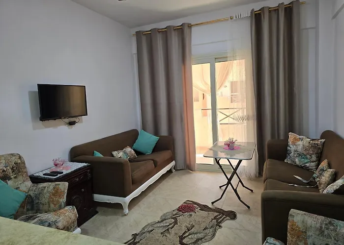 شالية مكيف غرفتين,ولفنج ,وحمام كامل, وتراس يرى البحر قرية بلوا لاجون 2 ليله اقل حجز عائلات فقط من فضلك Ras Sedr