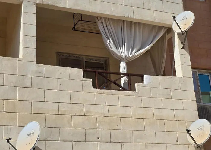 شالية مكيف غرفتين,ولفنج ,وحمام كامل, وتراس يرى البحر قرية بلوا لاجون 2 ليله اقل حجز عائلات فقط من فضلك Apartment *